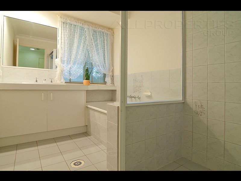 96 Greenhill Road, Munruben QLD 4125