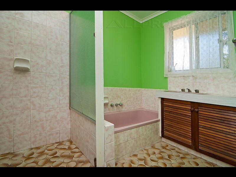 4 Pine Crescent, Browns Plains QLD 4118