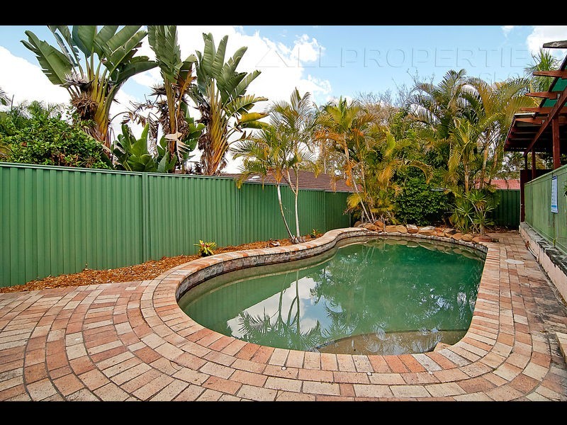4 Pine Crescent, Browns Plains QLD 4118