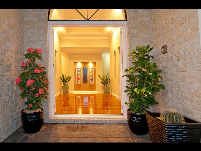 87 LAMBERTH ROAD, Regents Park QLD 4118