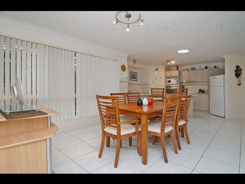 16 Diamantina Street, Hillcrest QLD 4118