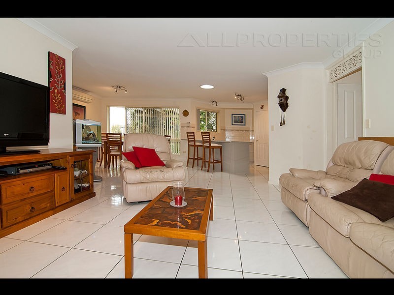 16 Diamantina Street, Hillcrest QLD 4118