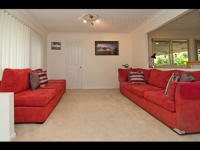 16 Diamantina Street, Hillcrest QLD 4118