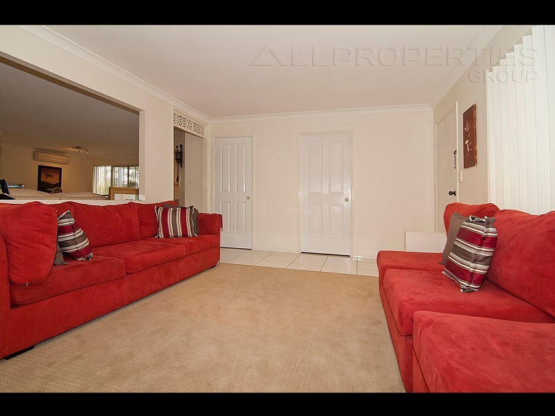 16 Diamantina Street, Hillcrest QLD 4118