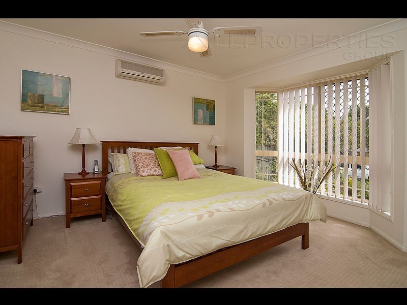 16 Diamantina Street, Hillcrest QLD 4118