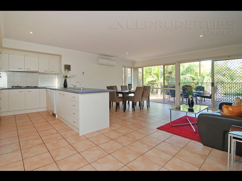 110 Lake Eyre Cres, Parkinson QLD 4115