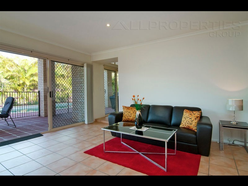 110 Lake Eyre Cres, Parkinson QLD 4115