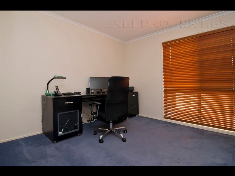 110 Lake Eyre Cres, Parkinson QLD 4115
