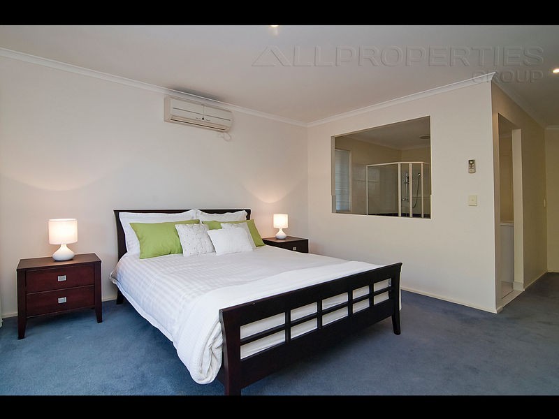 110 Lake Eyre Cres, Parkinson QLD 4115