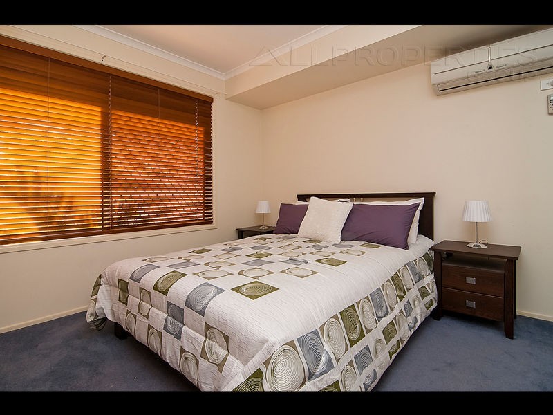110 Lake Eyre Cres, Parkinson QLD 4115
