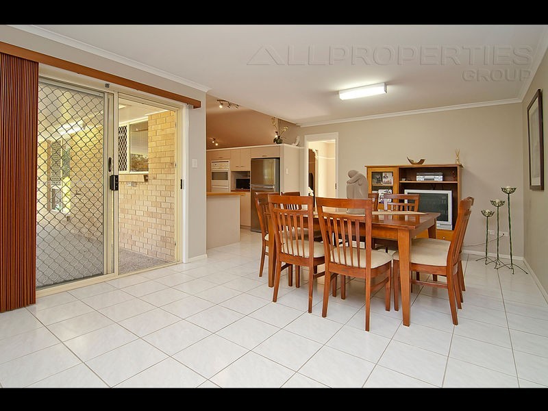 4 Bethany Place, Parkinson QLD 4115