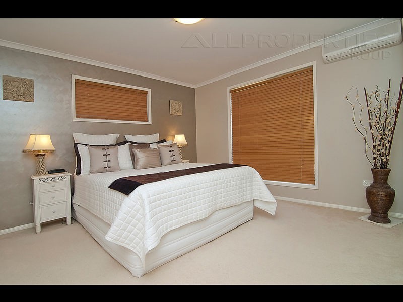 4 Bethany Place, Parkinson QLD 4115