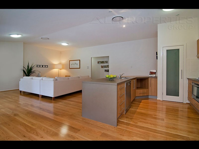 63 Jarvis Road, Waterford QLD 4133