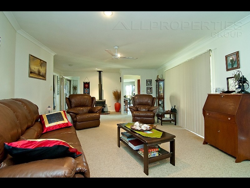 2 Wilhelm Drive, Windaroo QLD 4207