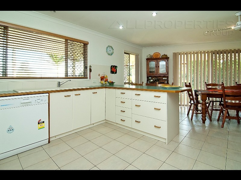 2 Wilhelm Drive, Windaroo QLD 4207