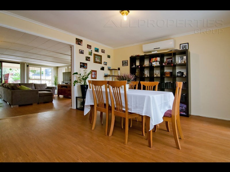 10 DRACON STREET, Regents Park QLD 4118