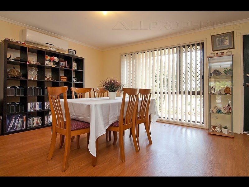 10 DRACON STREET, Regents Park QLD 4118