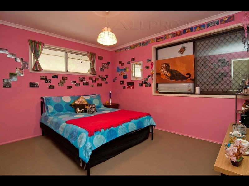 10 DRACON STREET, Regents Park QLD 4118