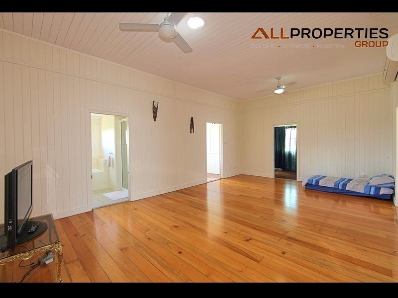 90 Malpas Street, Boyne Island QLD 4680