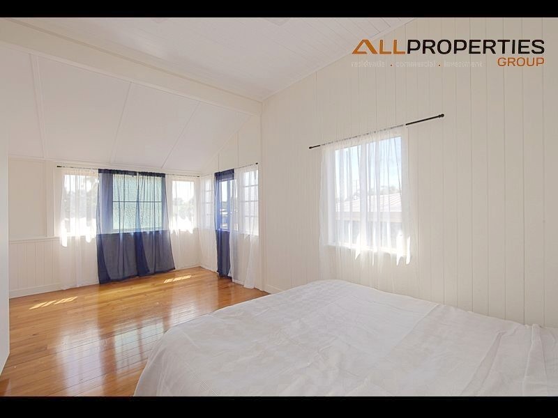 90 Malpas Street, Boyne Island QLD 4680