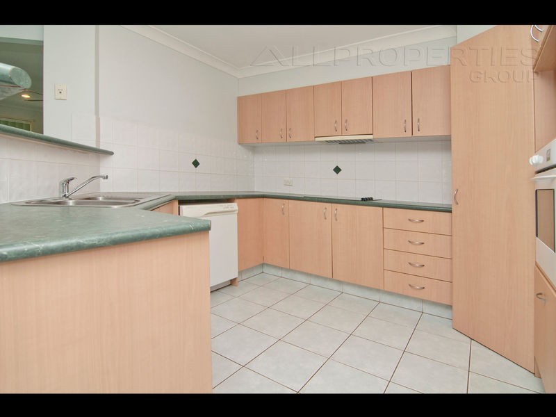 7 SAMIA COURT, Regents Park QLD 4118