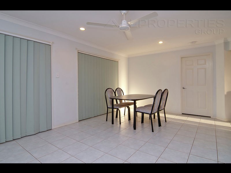 7 SAMIA COURT, Regents Park QLD 4118