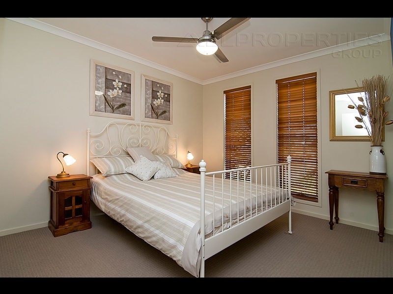 1 Bottlebrush Street, Heathwood QLD 4110