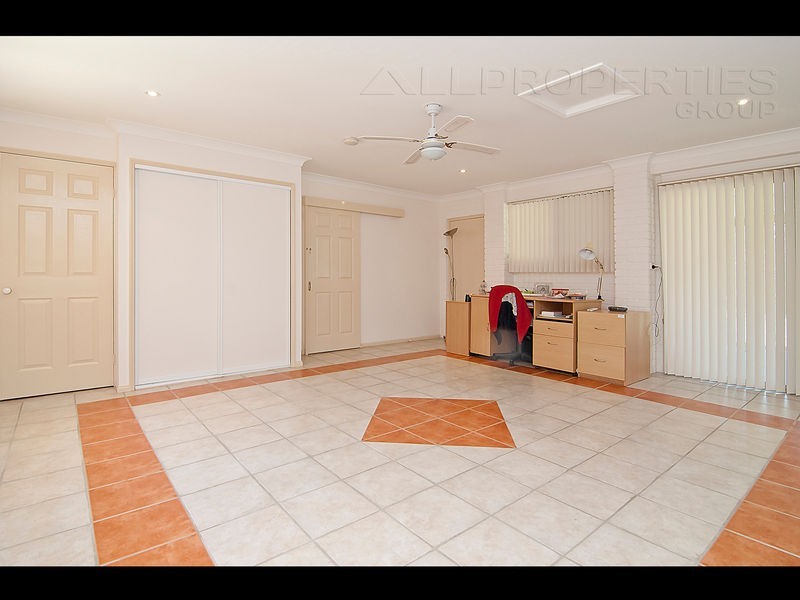 60 The Chase, Forestdale QLD 4118