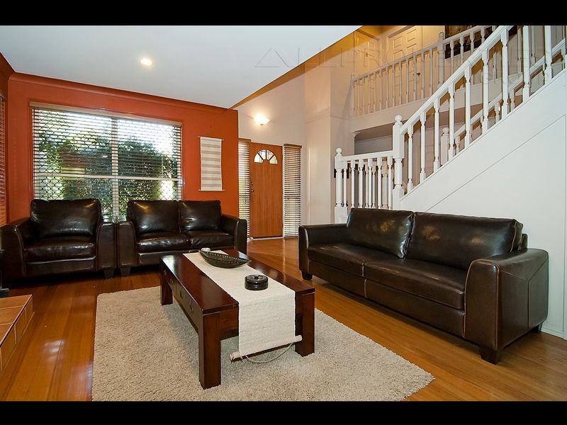 10 Seabrook Crescent, Forest Lake QLD 4078