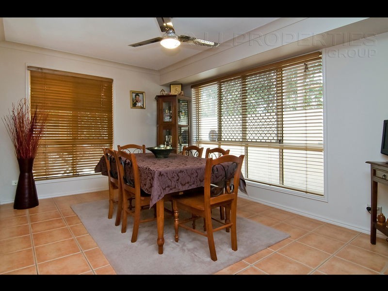 10 Seabrook Crescent, Forest Lake QLD 4078