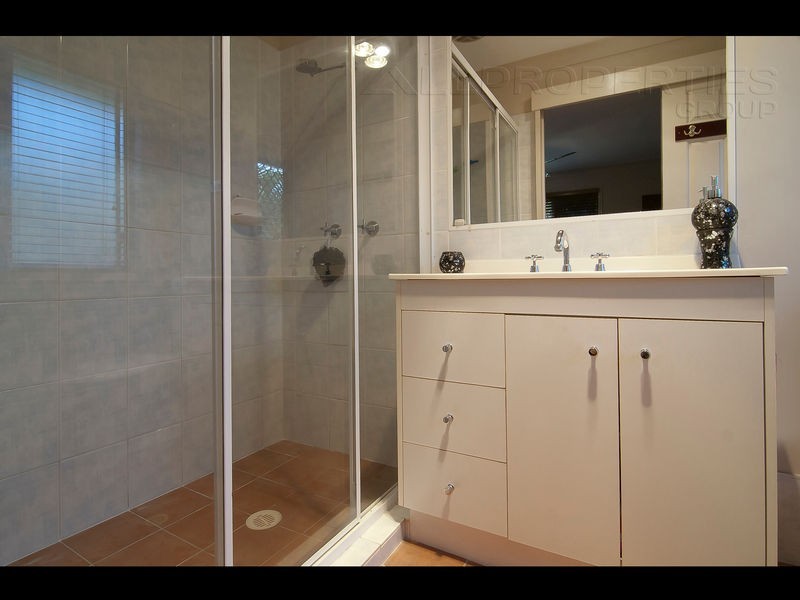 10 Seabrook Crescent, Forest Lake QLD 4078