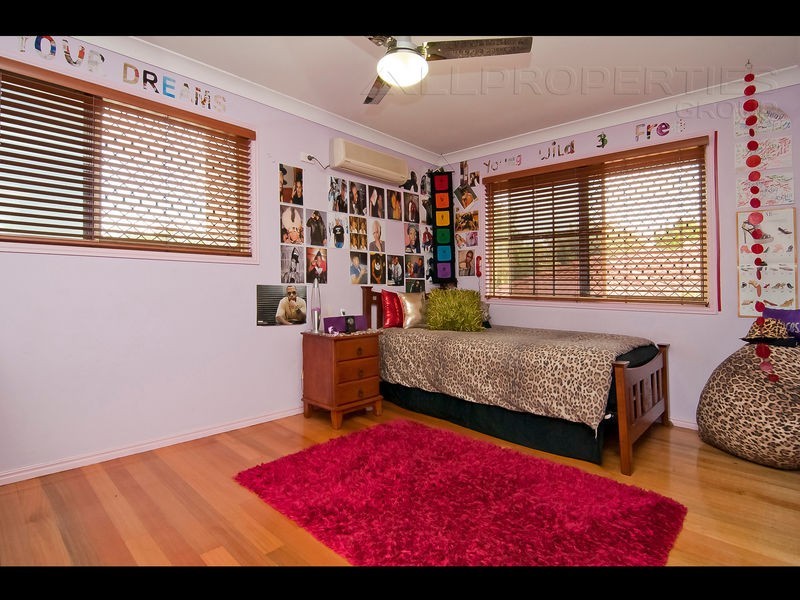 10 Seabrook Crescent, Forest Lake QLD 4078