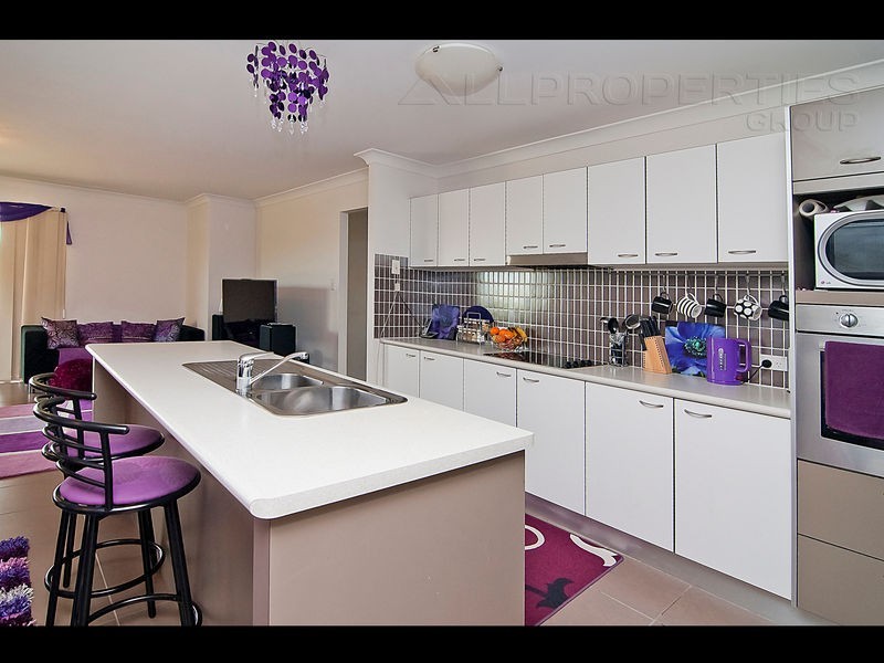 46 PAUL DRIVE, Regents Park QLD 4118