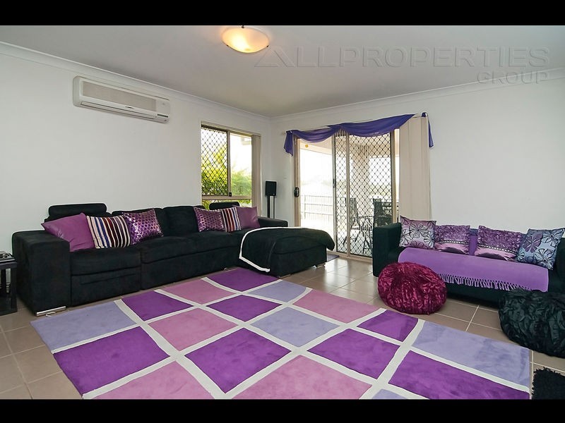 46 PAUL DRIVE, Regents Park QLD 4118