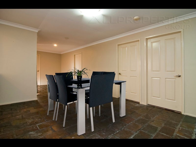 37 Brentwood Drive, Daisy Hill QLD 4127