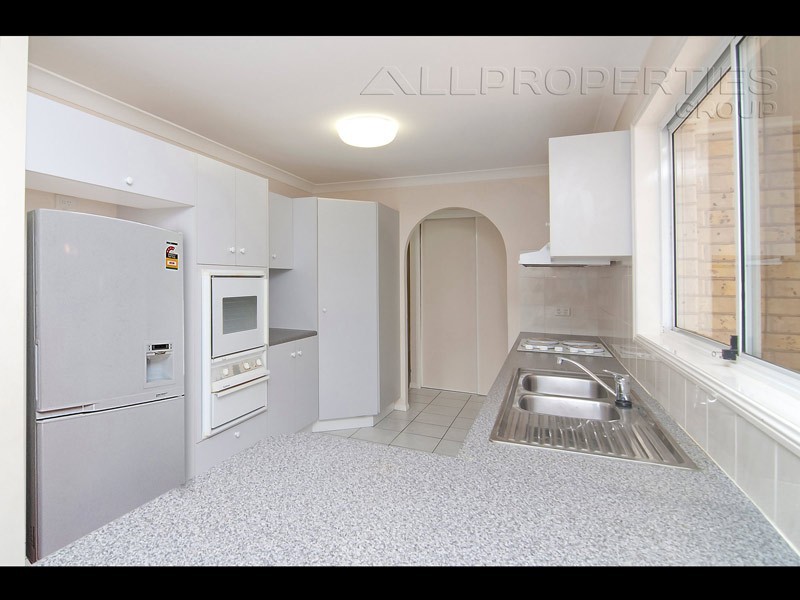 26 STRINGYBARK, Regents Park QLD 4118