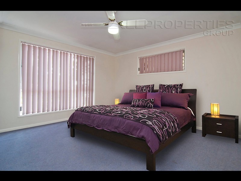 26 STRINGYBARK, Regents Park QLD 4118