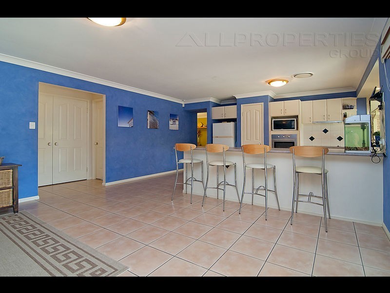 24 Daintree Drive, Parkinson QLD 4115