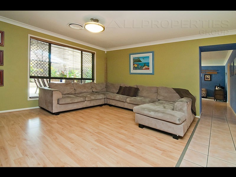 24 Daintree Drive, Parkinson QLD 4115