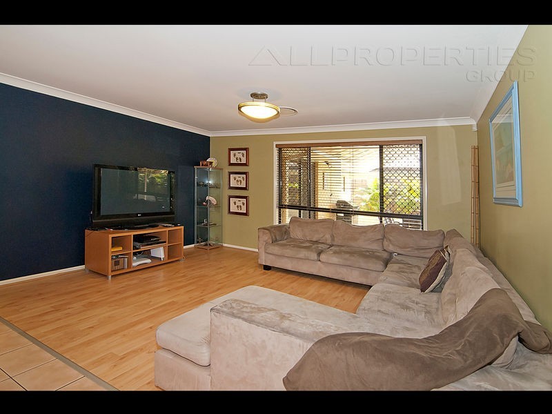 24 Daintree Drive, Parkinson QLD 4115