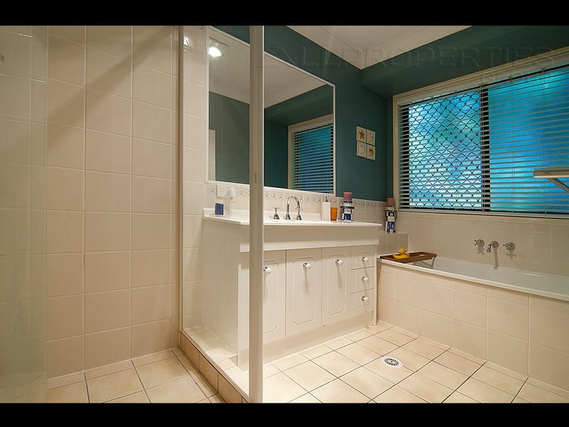 24 Daintree Drive, Parkinson QLD 4115