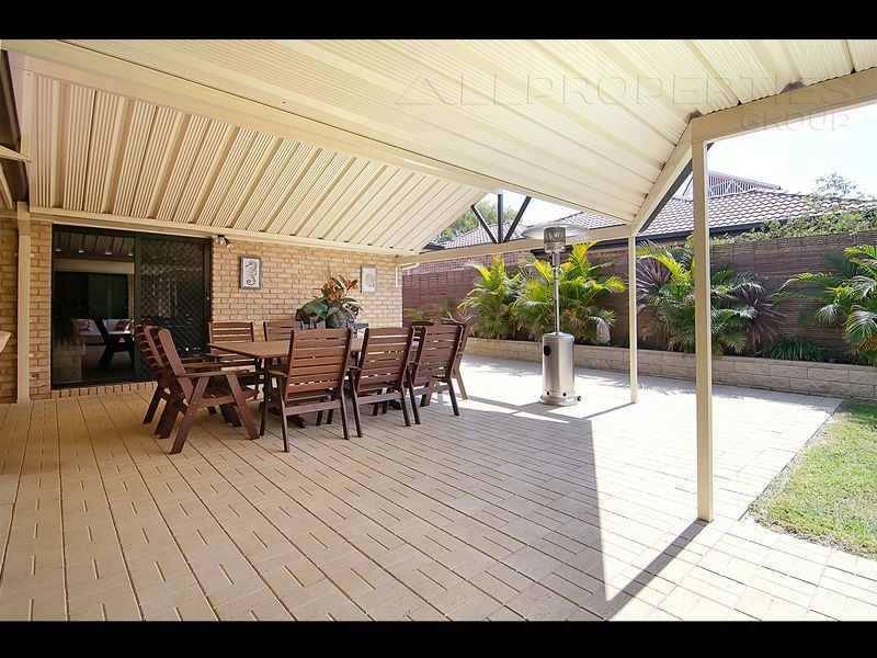 24 Daintree Drive, Parkinson QLD 4115