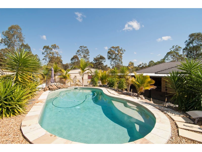 21-25 Border Cres, New Beith QLD 4124