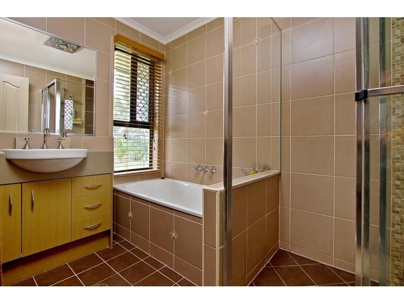21-25 Border Cres, New Beith QLD 4124