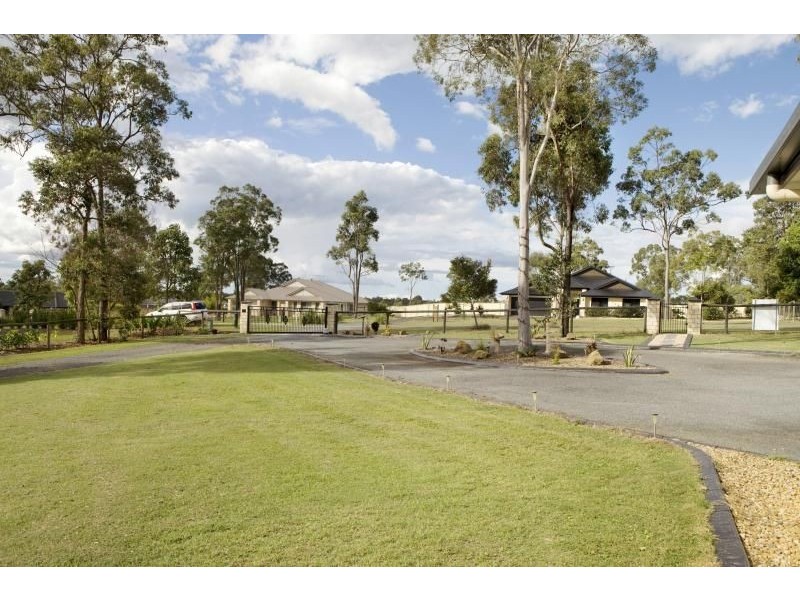 21-25 Border Cres, New Beith QLD 4124
