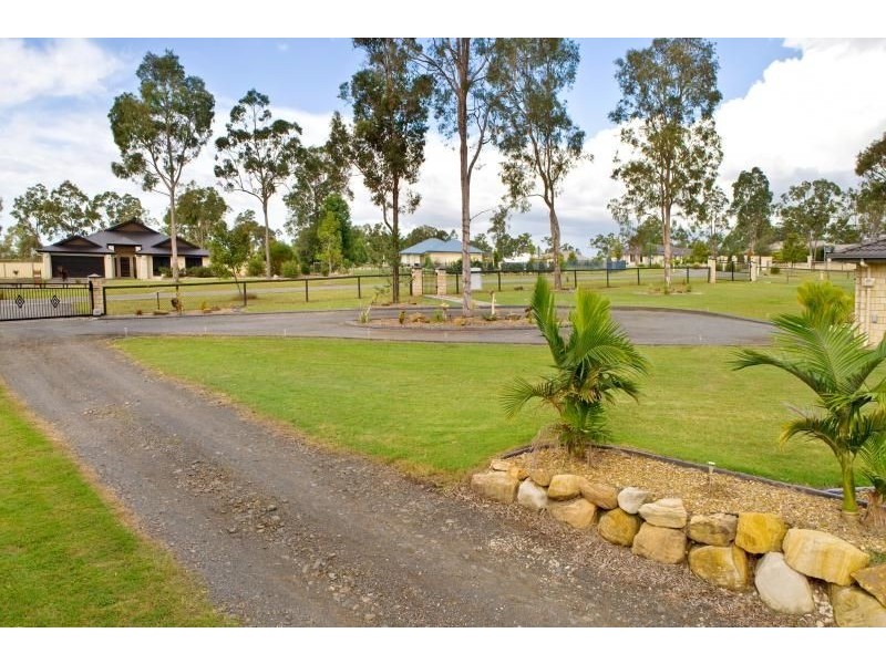 21-25 Border Cres, New Beith QLD 4124