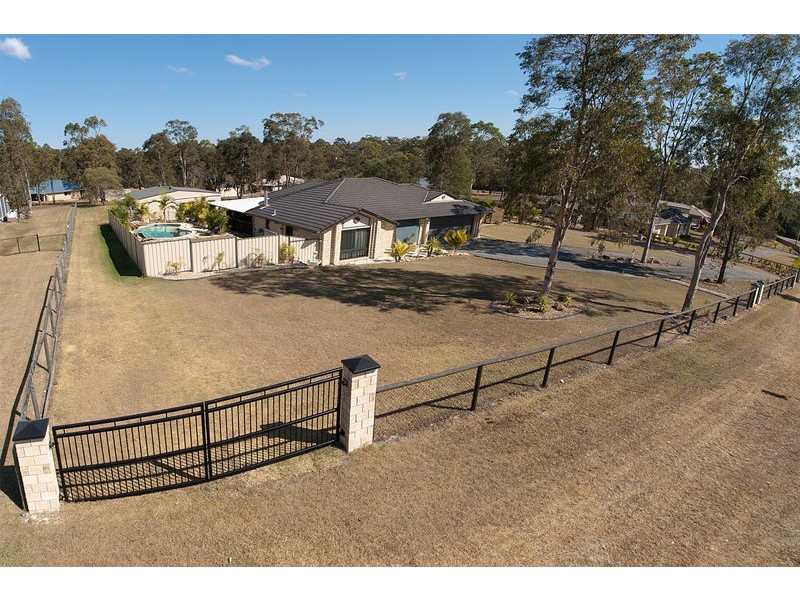 21-25 Border Cres, New Beith QLD 4124