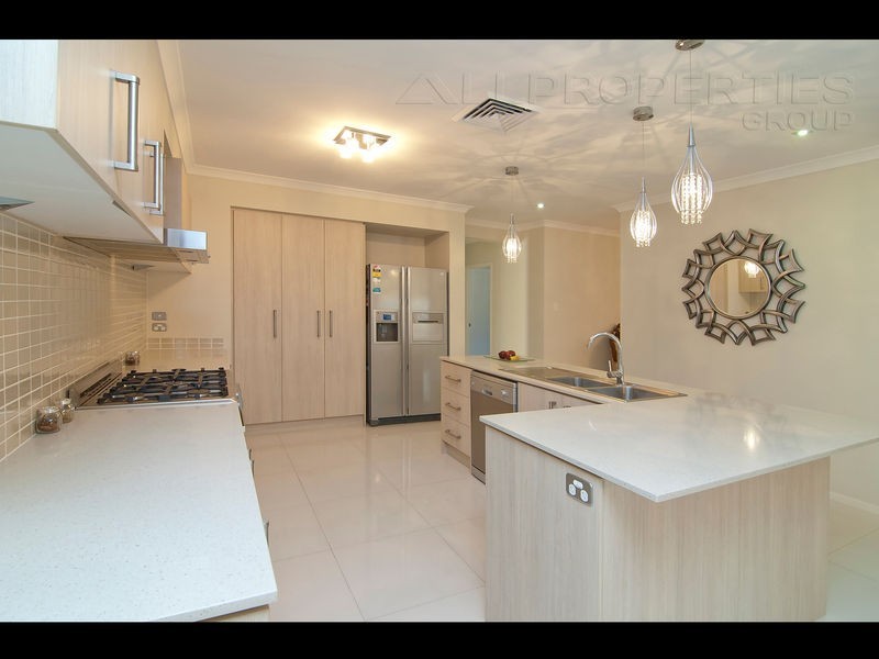 29 Oak Street, Heathwood QLD 4110