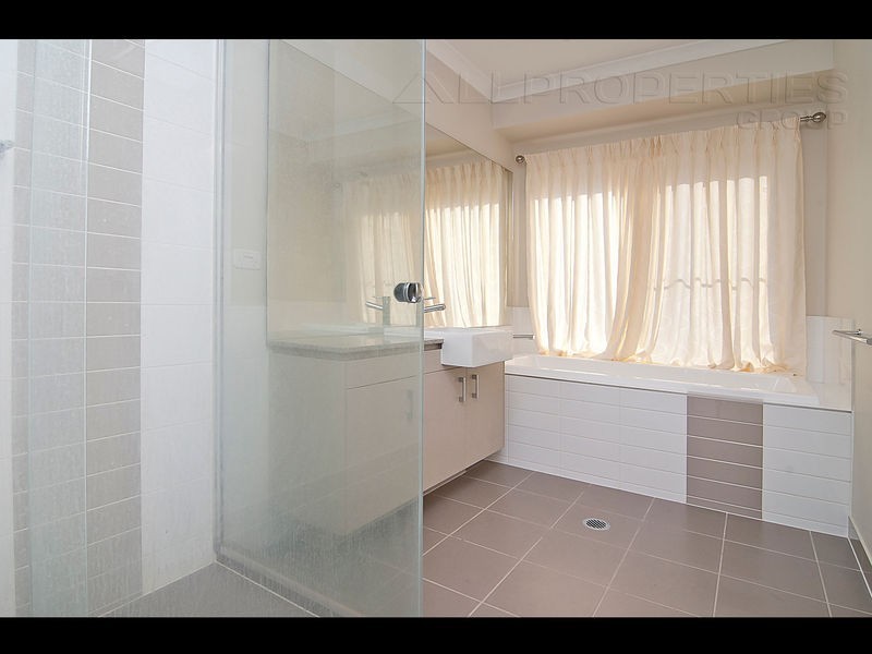 29 Oak Street, Heathwood QLD 4110