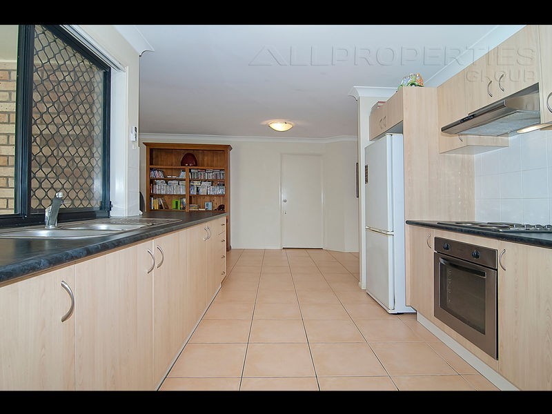 15 Daniella Drive, Marsden QLD 4132